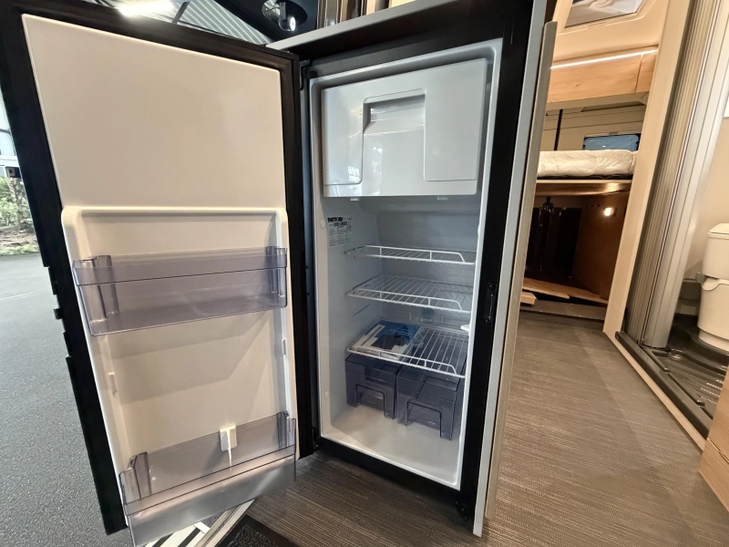 Dethleffs Globetrail 640 ES automaat / lengtebed  foto: 10