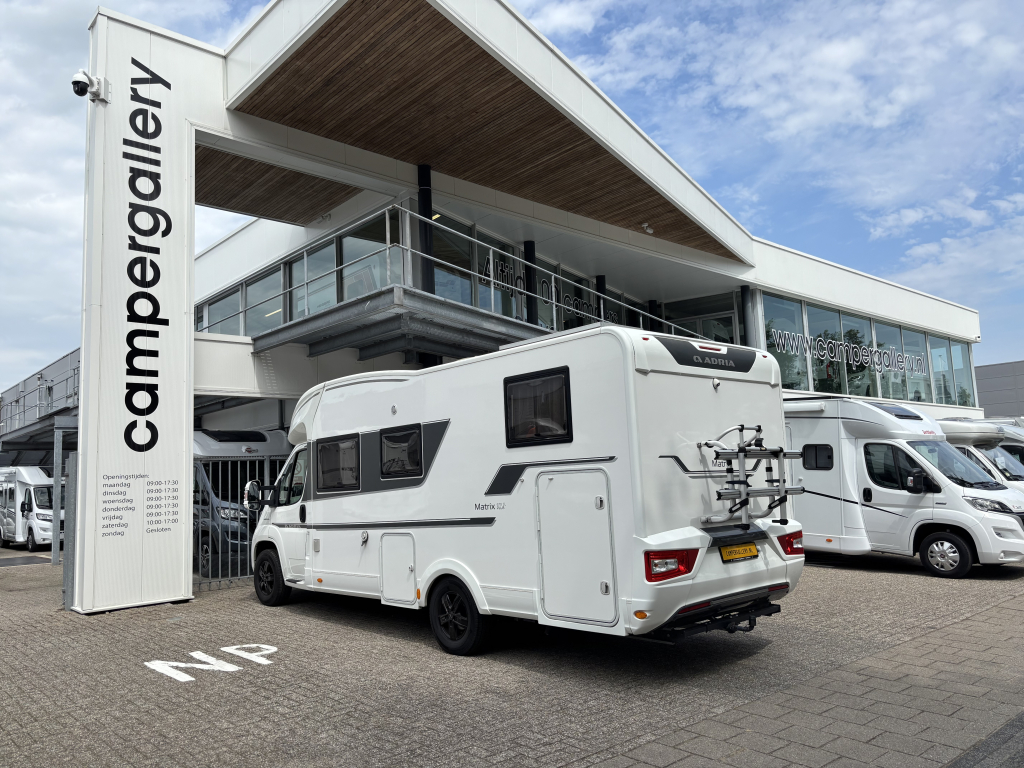 Adria MATRIX PLUS 670 SL ENKELE BEDDEN+HEFBED AUTOMAAT foto: 22