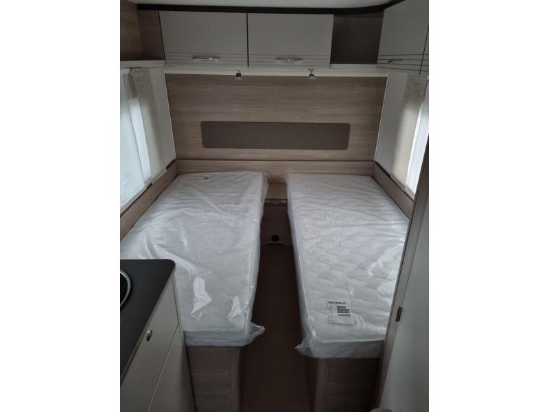 Bürstner Premio Life 480 TL -lengtebedden  foto: 12