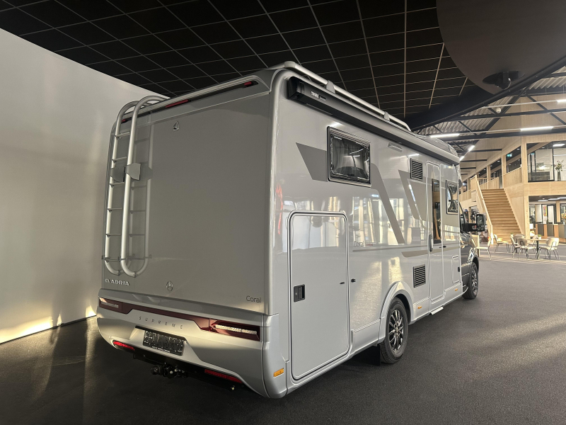 Adria Coral Supreme MB 670 DL LED / dakairco / automaat  foto: 3