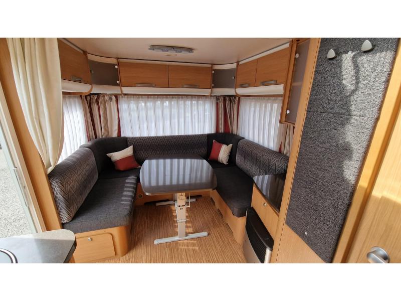 Adria Adora 563 pu queensbed mover 