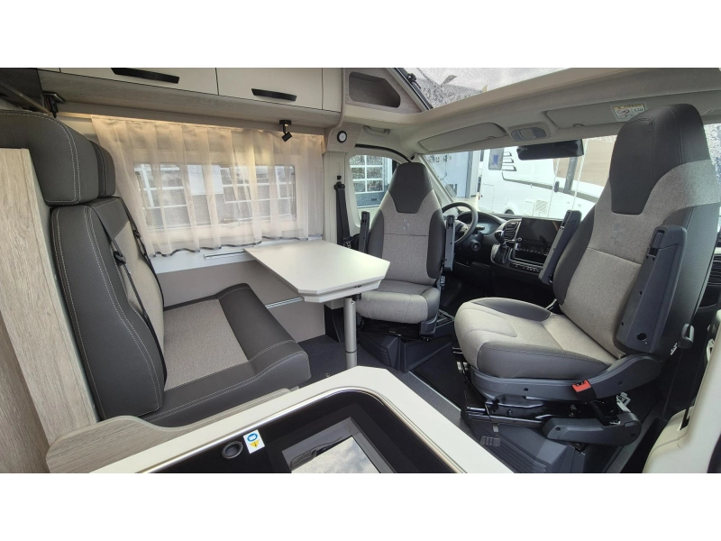 Bravia Mobil SWAN 636 180HP Automatic FullOption photo: 7