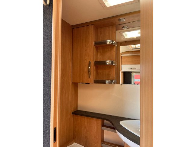 Knaus Südwind 500 EU Silver Selection | Elektrische Luifel | Vol Automatische Mover | Alko ATC Systeem | Boiler | Enkele bedden | Rondzit foto: 15