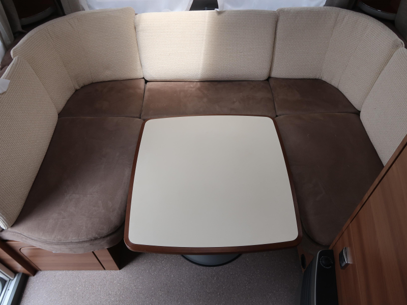 Dethleffs Nomad 470 ER MET VOORTENT ISABELLA  foto: 5