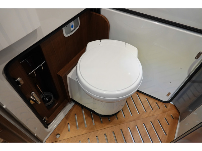 NIESMANN BISCHOFF Arto 79 E 180Pk Automatic | Air suspension | Level system | Top cabinets photo: 15