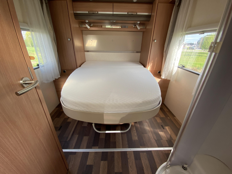 Knaus Sky TI 700 MX 150PK AUTOMAAT Queen  foto: 8