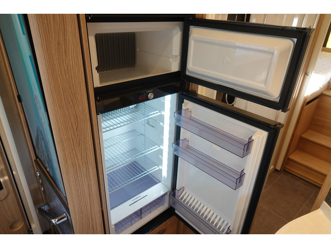 NIESMANN BISCHOFF Flair 920EK 210Hp Aut. | E&P Level System | Upper cabinets photo: 9
