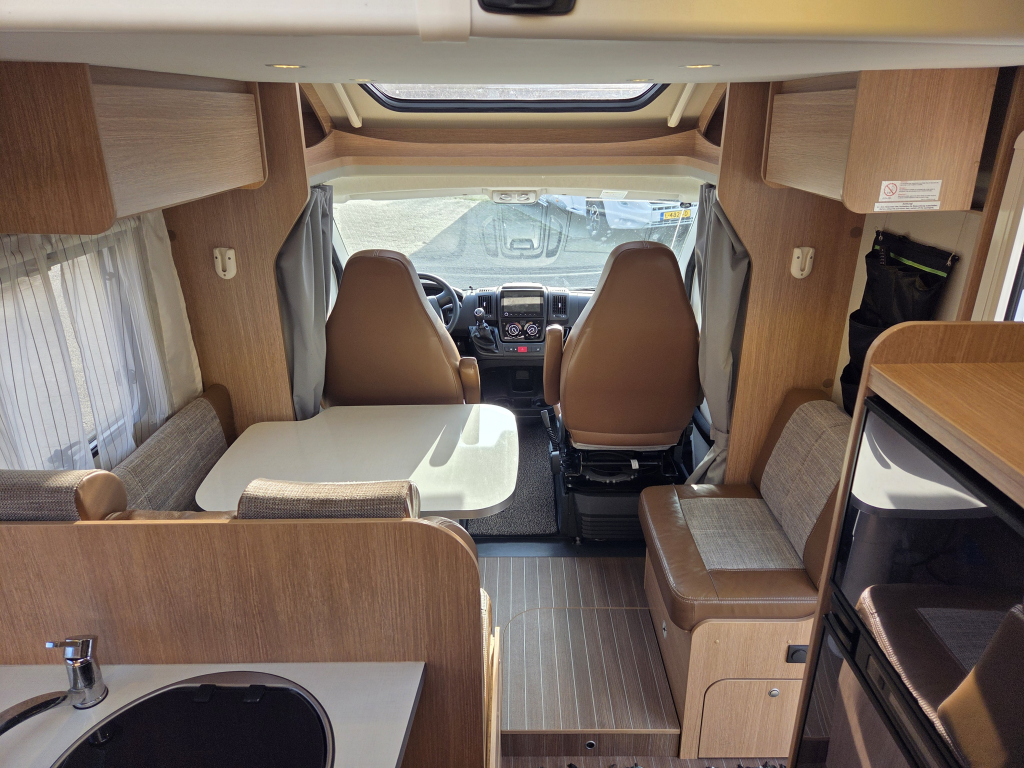 Sunlight T69i 2018 Fiat 150 PS Queensbett Foto: 13