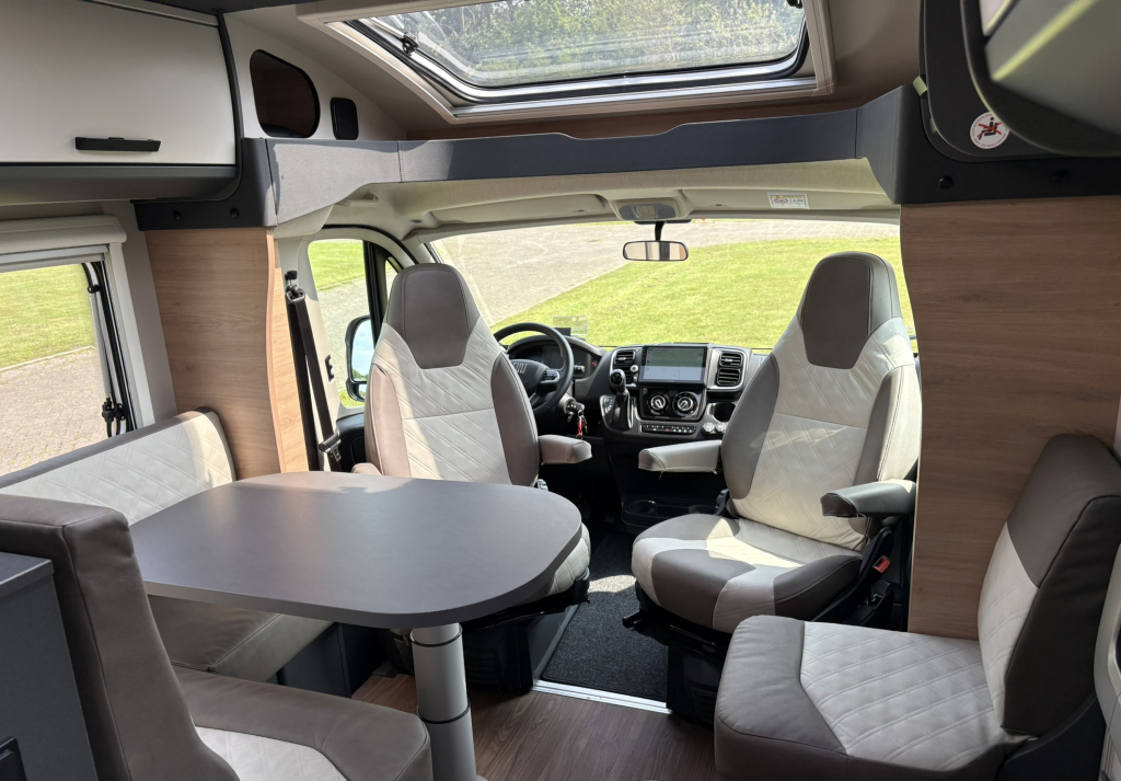 Knaus LiveTI 650 MEG Platinum Selection foto: 8