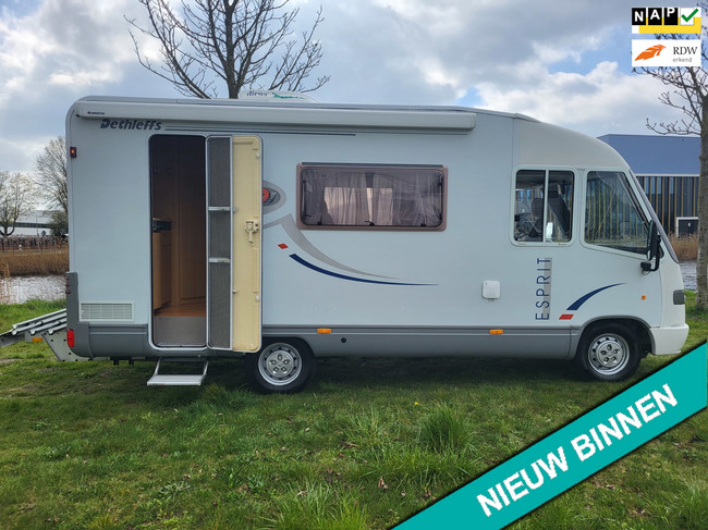 Dethleffs I 5830 1ste eigenaar,TOP CONDITIE VEEL RUIMTE foto: 0