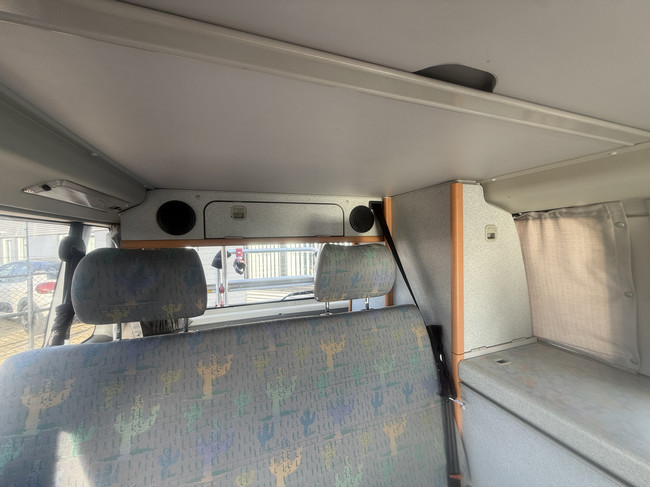 Westfalia California COACH Volkswagen Transporter I D 50 KW einzigartiger Zustand!!! Buscamper Servolenkung Webasto Standheizung 4 Schlafpl&auml;tze Anh&auml;ngerkupplung Fahrradtr&auml;ger Aufstelldach Foto: 18