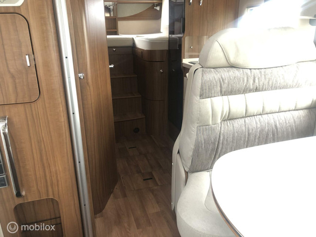 Hymer B-588 Premium Line 150-PS EURO6 Integriert 2x Einzelbetten & Hubbett, XXL-Garage, Volle Optionen! Foto: 3