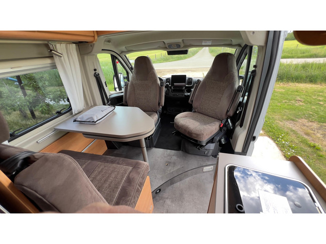 Pössl Roadcruiser 2025 Automaat / Nieuwstaat / Buscamper foto: 10