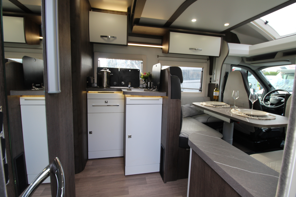 Benimar Cocoon 463 Nord hautokapp. foto: 2
