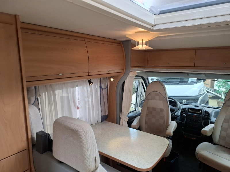 B&uuml;rstner Harmony 585 T 2.3JTD 110Pk 2x Airco photo: 10