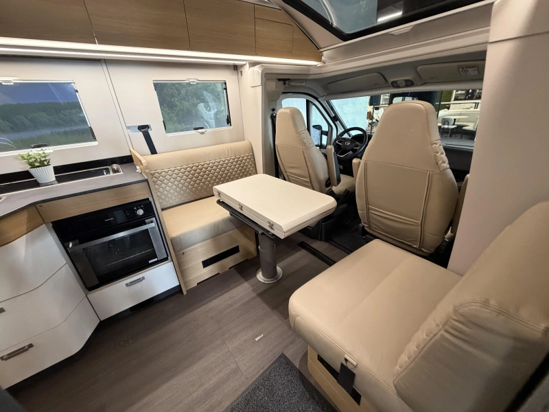 Adria Coral Plus 650 DC Queensbett / Automatik Foto: 7