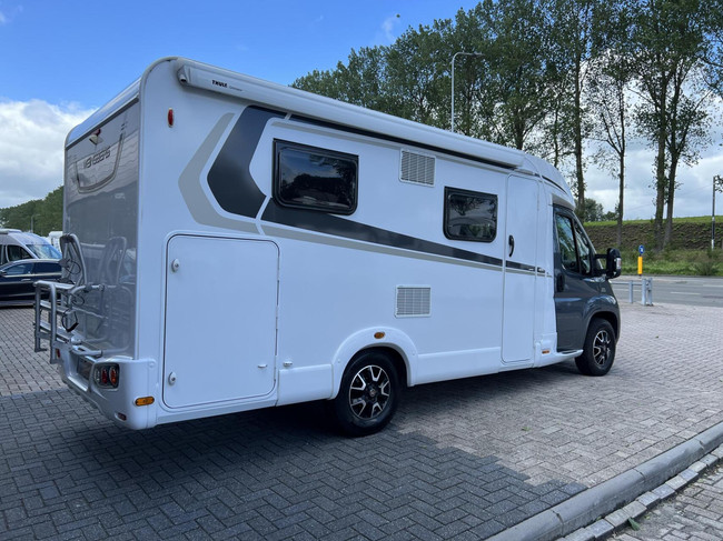 Weinsberg 600 MEG CaraCompact Single Beds Awning 2X Airco Bicycle Rack photo: 5