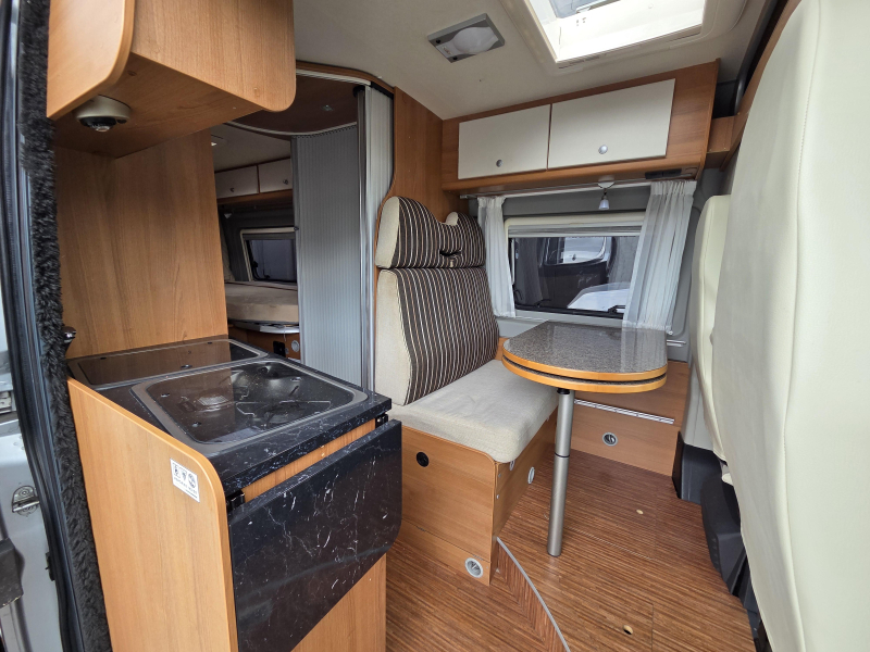 LMC Tourer 64 pössl Automaat Lengtebed  foto: 9