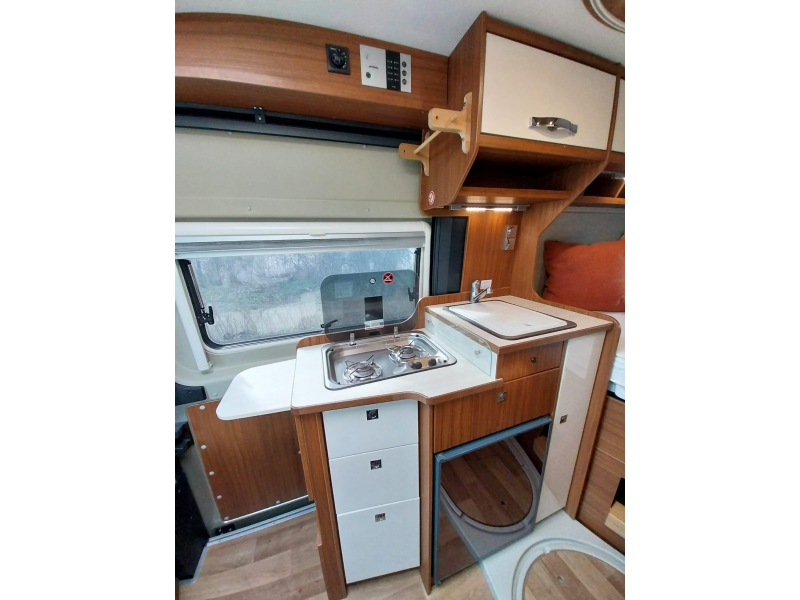 Globecar Roadcamp R met een lengte van 560cm  foto: 5