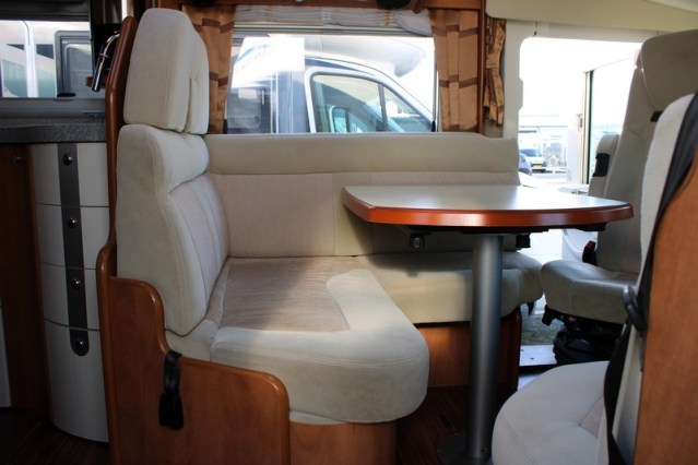 Carthago Chic C Line I 5.0 1e eigenaar Fiat 3.0 liter 160 pk 4250 kg chassis enkele bedden 5 zitplaatsen (122  foto: 26