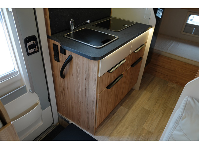 Bavaria T696S 2.3 140Pk | 6-Persoons | Fietsendrager | Zonnepanelen | Achteruitrijcamera foto: 8