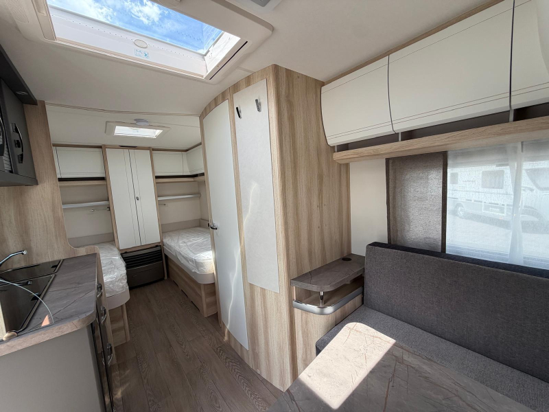 Hobby De Luxe 460 LU MODELO 2027 foto: 8