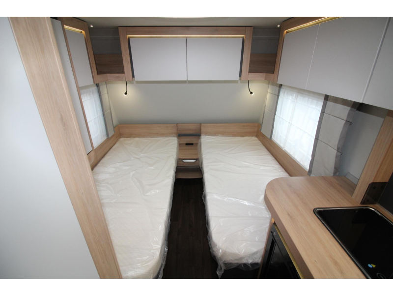 Knaus Sport 460 EU Camas individuales y techo de GFK! foto: 8