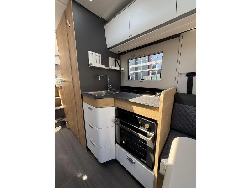 Adria Coral Plus 670 DL Face To Face  foto: 14