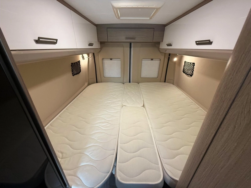 Chausson V697 VIP 9T Automaat lengtebedden  foto: 8
