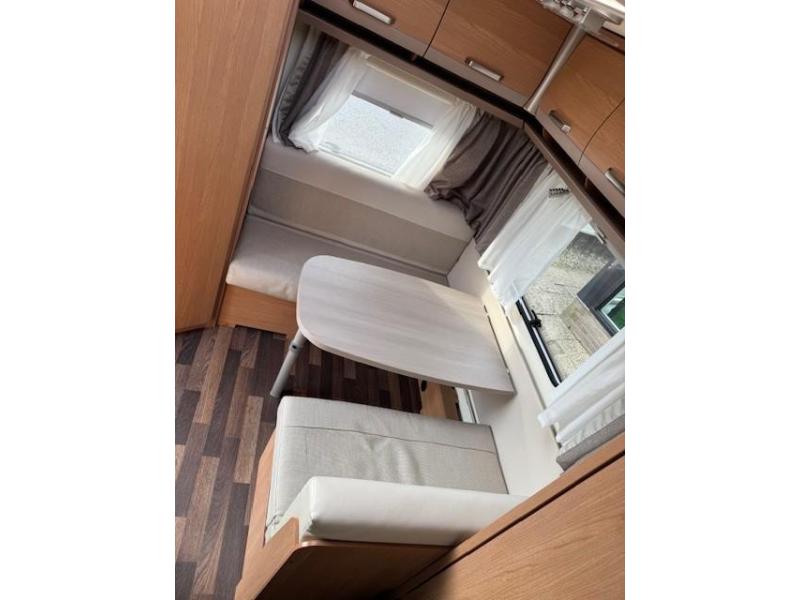 Knaus Sport 400 QD kleine caravan  foto: 11