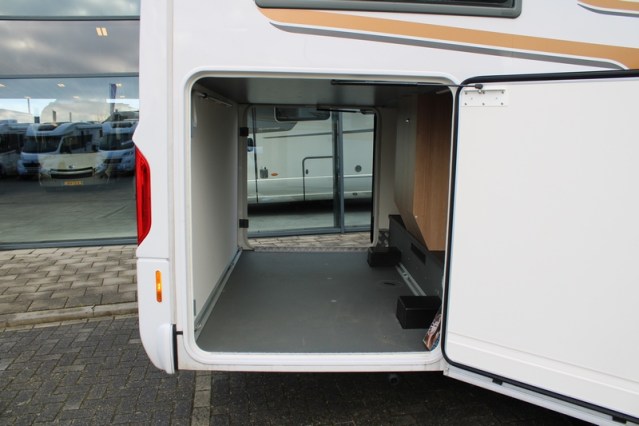 Robusto Carthago Integral Malibu I 460 LE Fiat AUTOM&Aacute;TICO 180 CV camas individuales y cama abatible (118 foto: 15