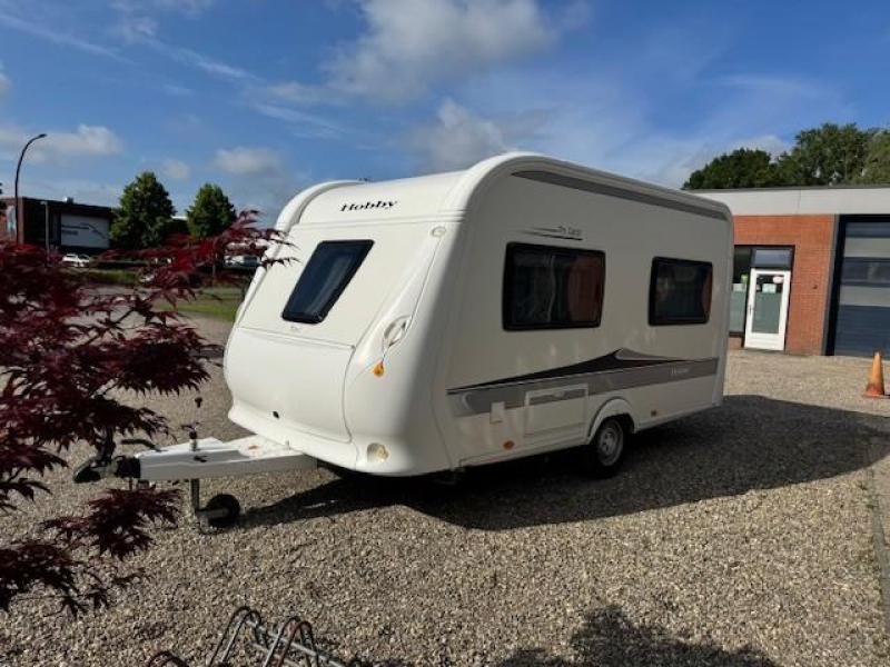 Hobby De Luxe 400 SFE incl. air voortent  foto: 3