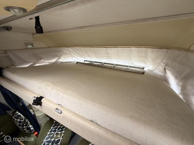 Hymer B 654 Fransbed + Hefbed / Airco op motor! foto: 11