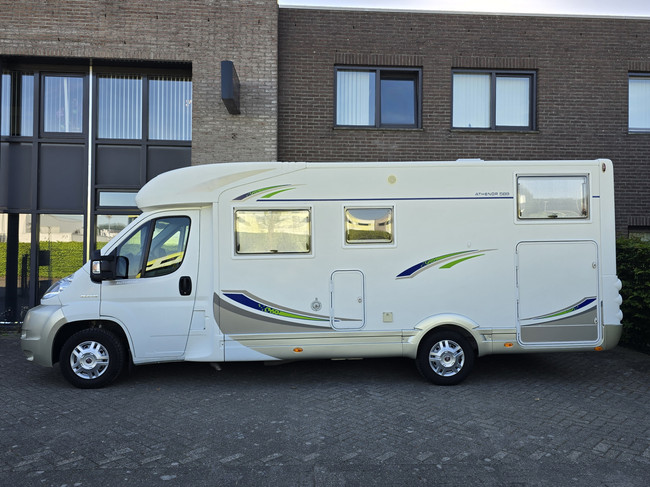 Autostar Athenor 589 TV + SATELLIET ZONNEPANELEN BEARLOCK foto: 1