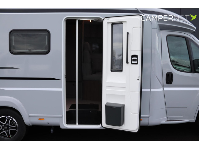 LMC Cruiser 740 EL 140hp Automatic | New model! | Single beds | Diesel heating | New from stock | photo: 4