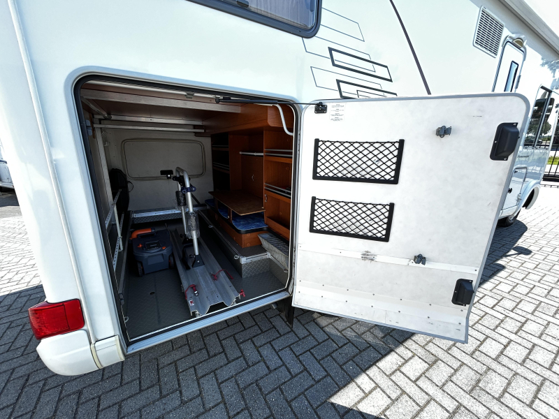 Hymer B594 Dwarsbed/Hefbed/2011/6.9M  foto: 6