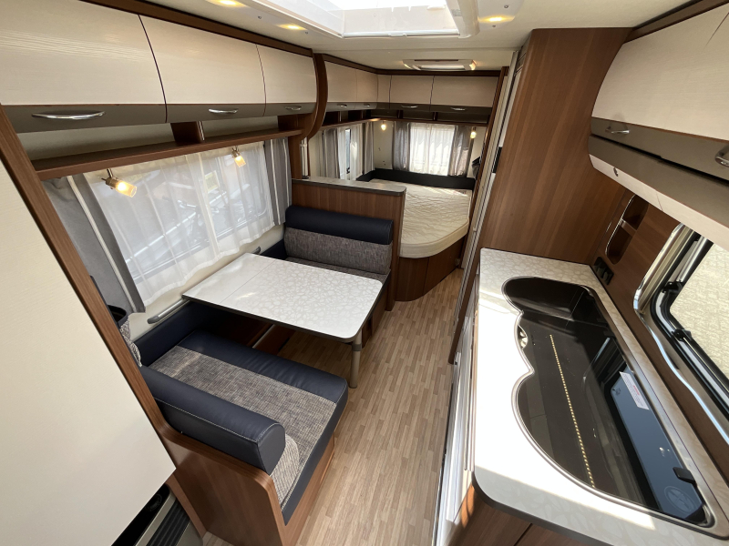 LMC Vivo 520 K STAPELBED-MOVER-VOORTENT  foto: 3