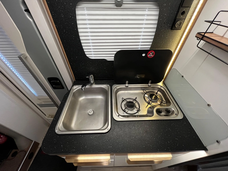 Pilote P 650 GJ Camper, low single beds photo: 7