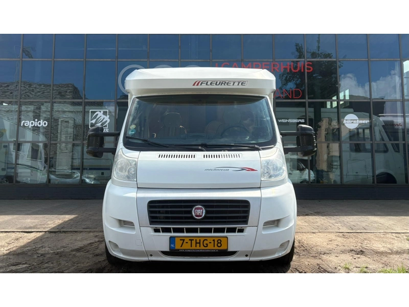Fleurette Migrateur 73 LM Cama Queen, Aire Acondicionado, Comedor foto: 2