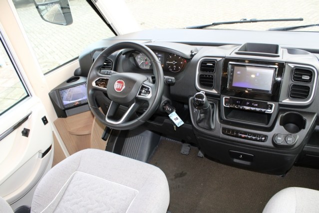 Robusto Carthago Integral Malibu I 460 LE Fiat AUTOM&Aacute;TICO 180 CV camas individuales y cama abatible (118 foto: 22
