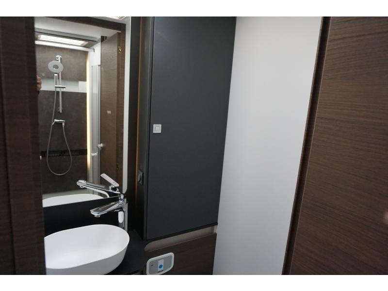 Adria Sonic Supreme 700 DL Automaat 180 PK  foto: 13