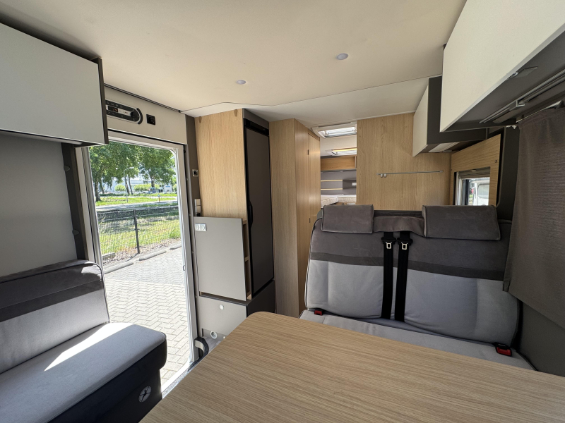 LMC Tourer Lift H 730 G photo: 2