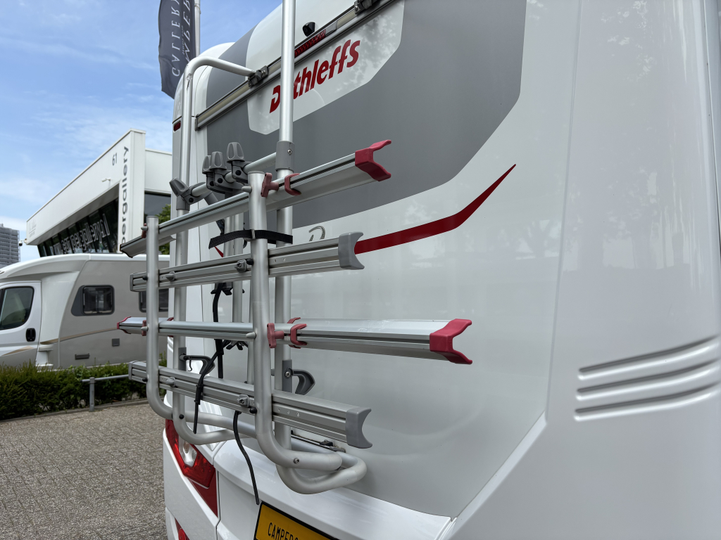 Dethleffs GLOBEBUS T006 ENKELE BEDDEN XXL-GARAGE CAMERA foto: 21