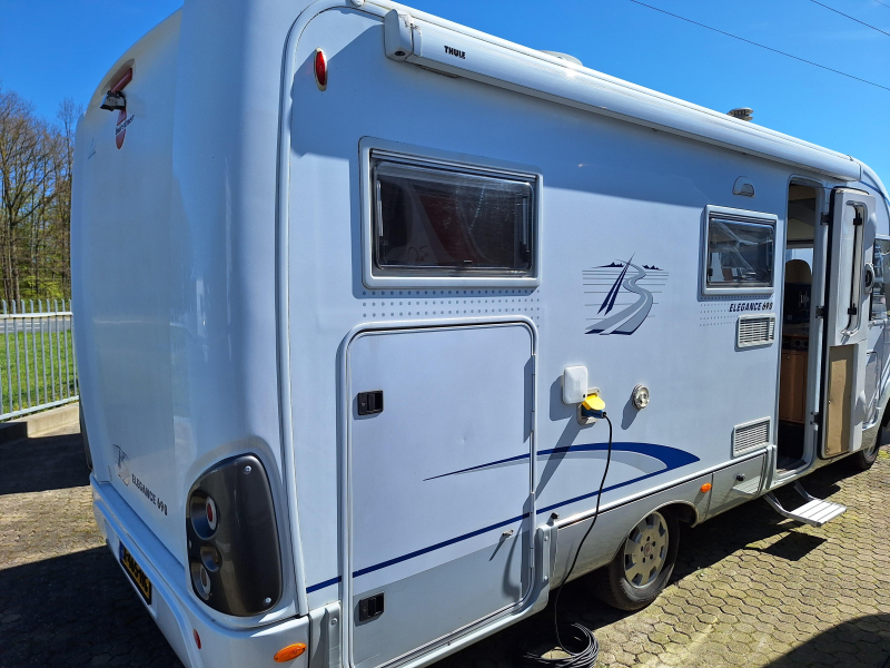 B&uuml;rstner Elegance 690 I 205CM BED-LPG+SOLARPANEL Foto: 2