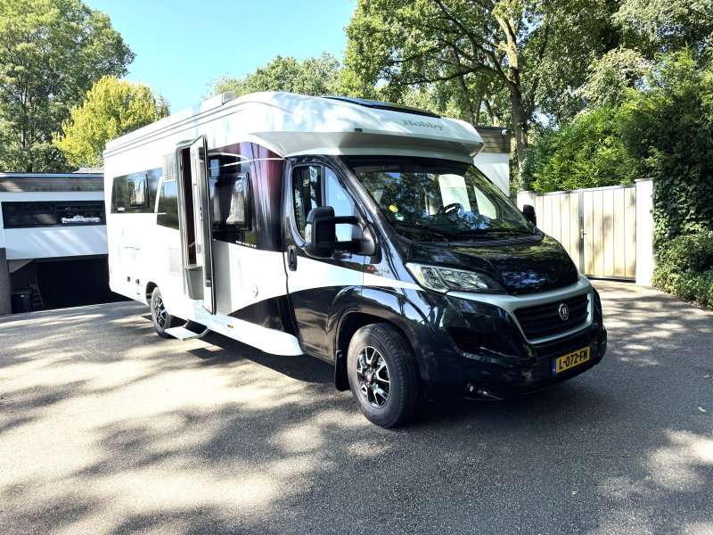 Hobby Optima De Luxe 75 HF HEFBED +SOLAR +FIETSENREK  foto: 2