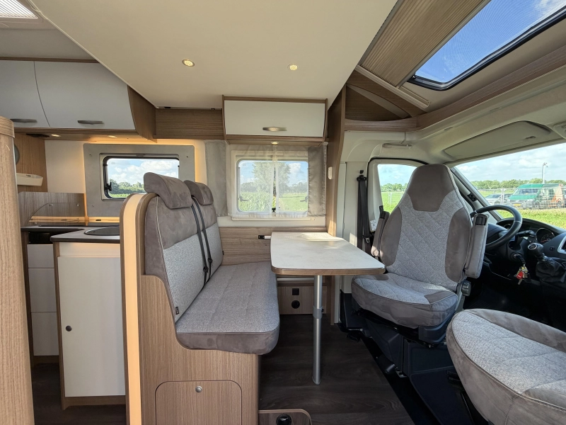 Carado Clever Edition 338 T Litio, 180CV Heossafe foto: 1