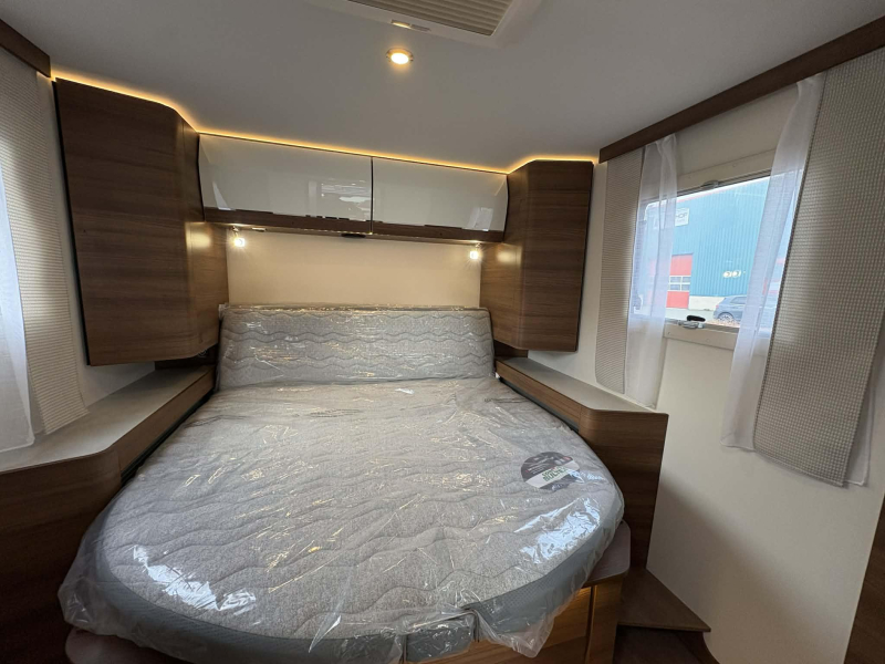 Rapido 696 FF SEHR KOMPLETT Foto: 14