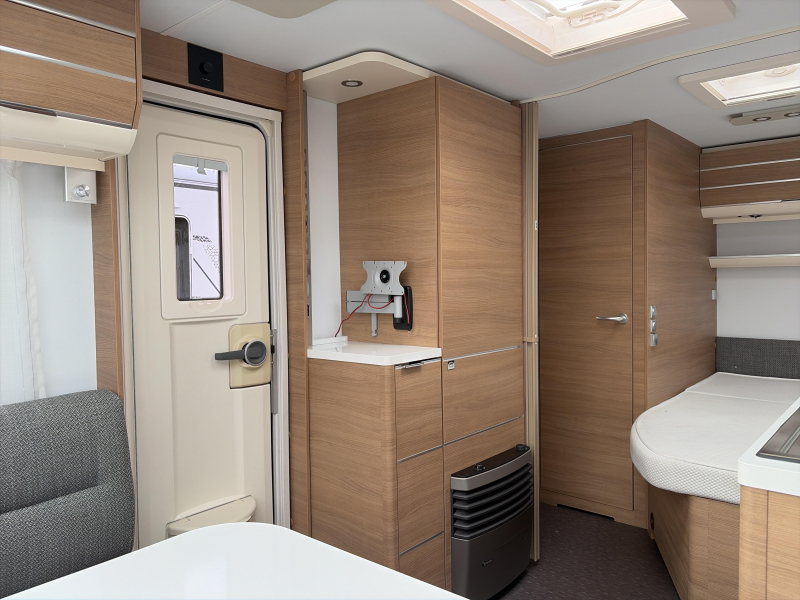 Adria Adora 472 UP Mover/Reservewiel  foto: 8