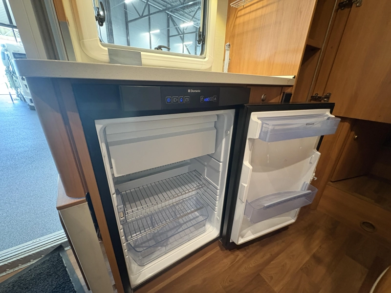 Hymer Exsis-I 474 zonnepaneel / bearlock  foto: 12