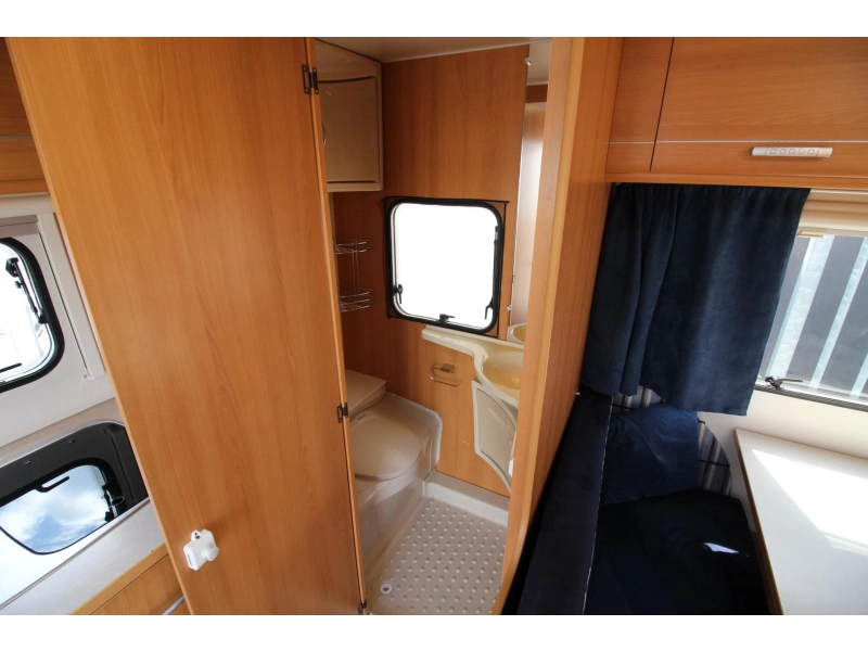 Caravelair Antares Luxe 420 Etuiluifel + zijwand(en)  foto: 13